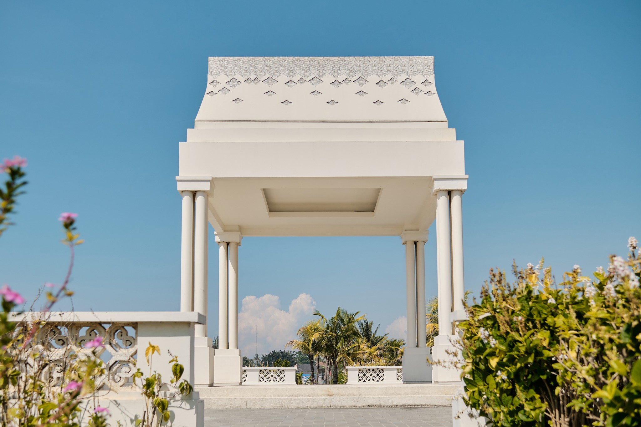 White Structure/Temple Facility 1 - White Structure/Temple